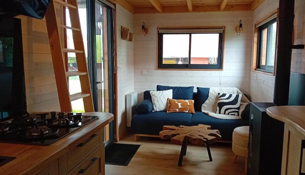 Pêche et nature : votre Tiny House écologique au bord de l'eau