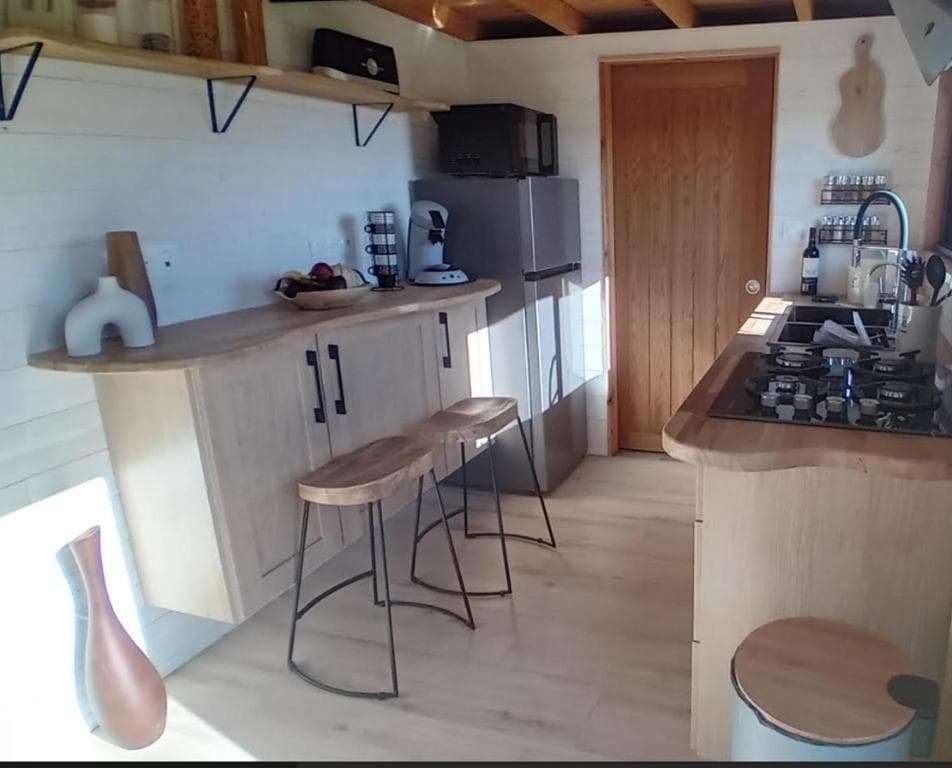 Pêche et nature : votre Tiny House écologique au bord de l'eau