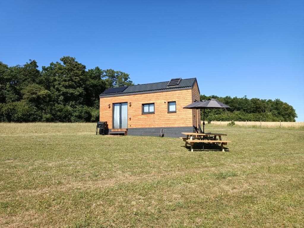 Pêche et nature : votre Tiny House écologique au bord de l'eau