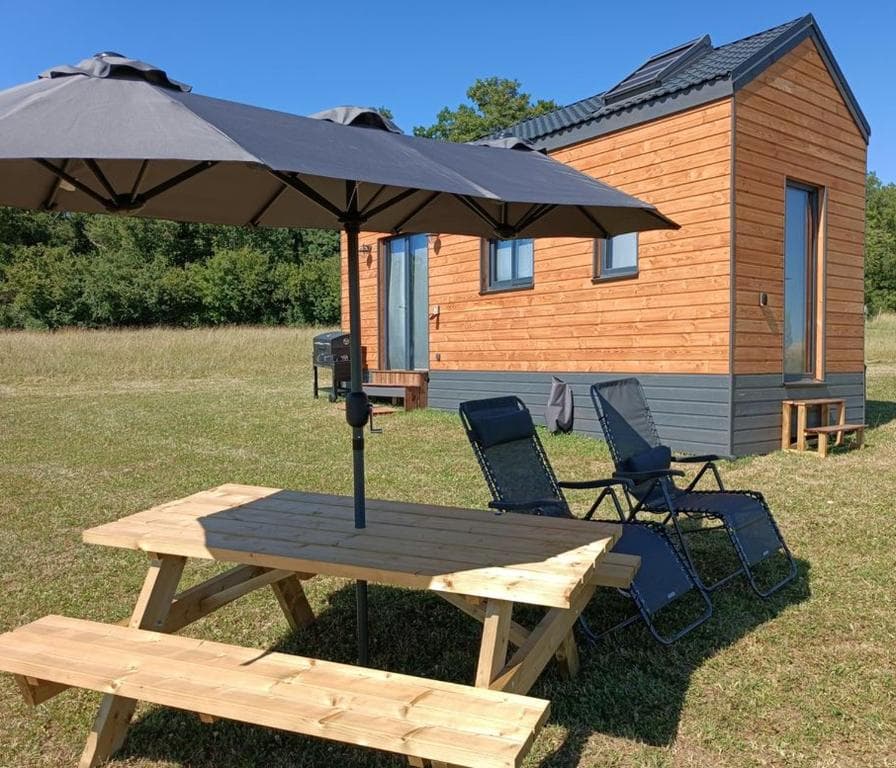 Pêche et nature : votre Tiny House écologique au bord de l'eau