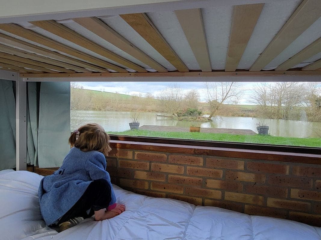 Cottage avec étang et son île en pleine nature 