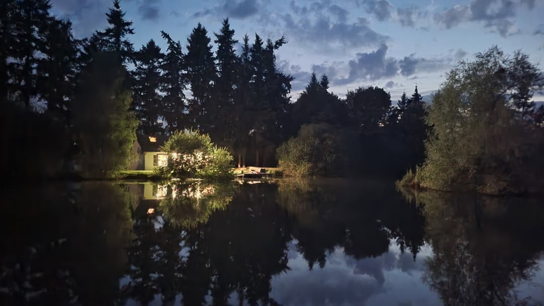 Cottage avec étang et son île en pleine nature 