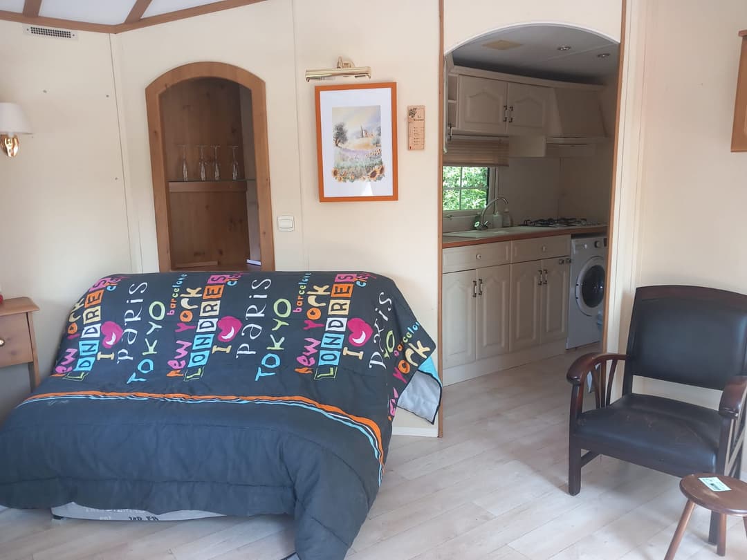 Location mobil home avec étang privé et piscine à côté de Paris ou Troyes