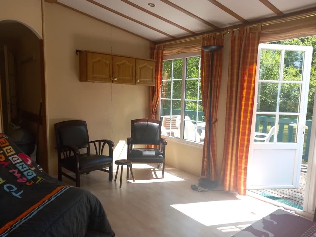Location mobil home avec étang privé et piscine à côté de Paris ou Troyes