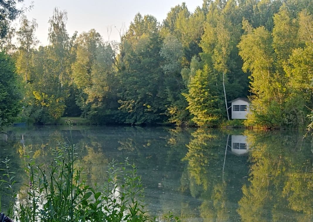 Location mobil home avec étang privé et piscine à côté de Paris ou Troyes