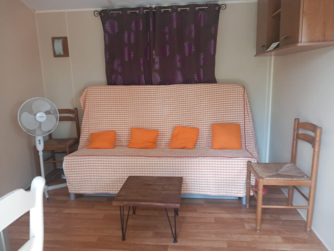 Mobil home confortable avec 6 couchages max - étang privé et piscine - Bast