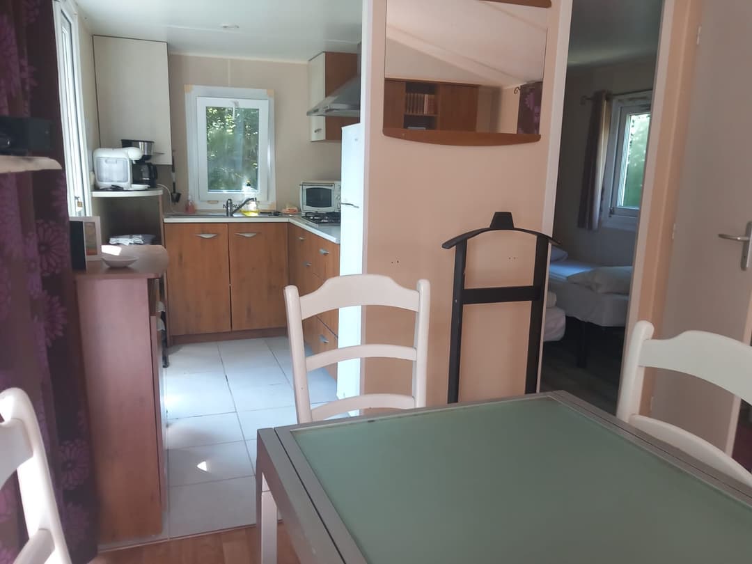 Mobil home confortable avec 6 couchages max - étang privé et piscine - Bast