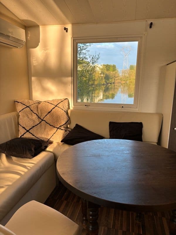 Etang de 17ha avec une tiny house 6 couchages 