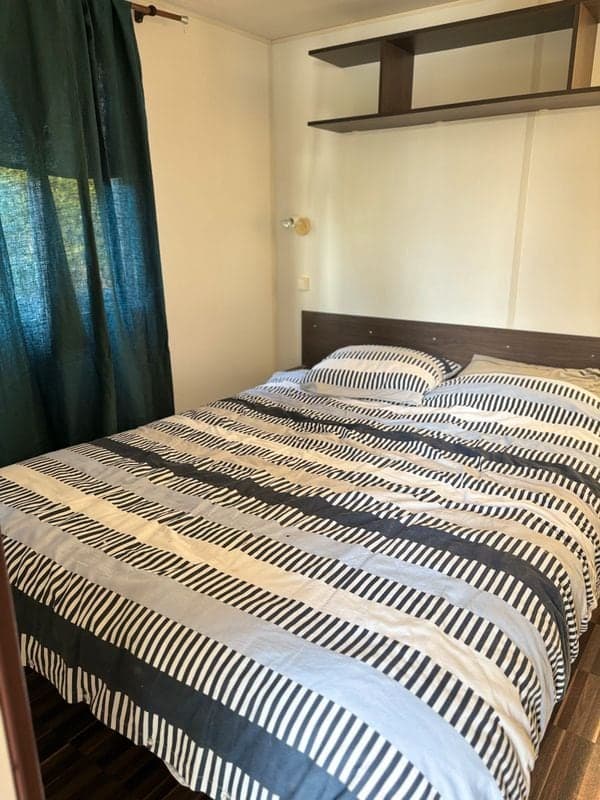Etang de 17ha avec une tiny house 6 couchages 
