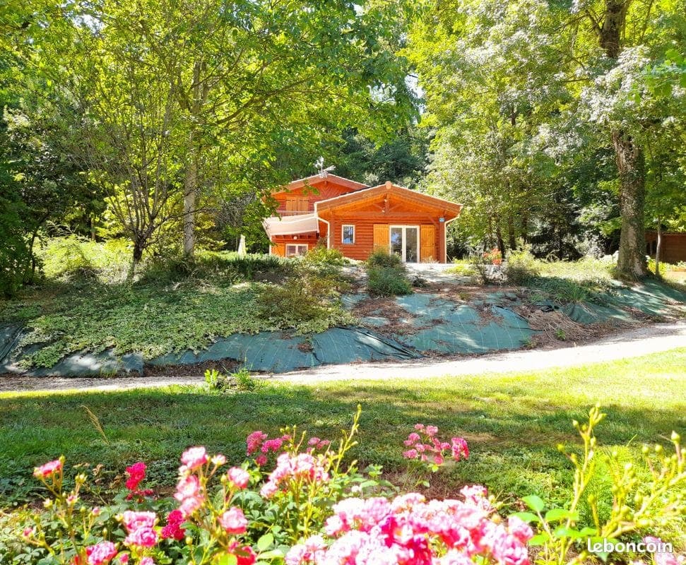 Chalet d’exception au bord du fleuve Lot 