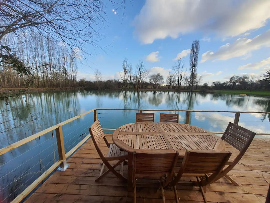 Chalet studio les pieds dans l'eau 