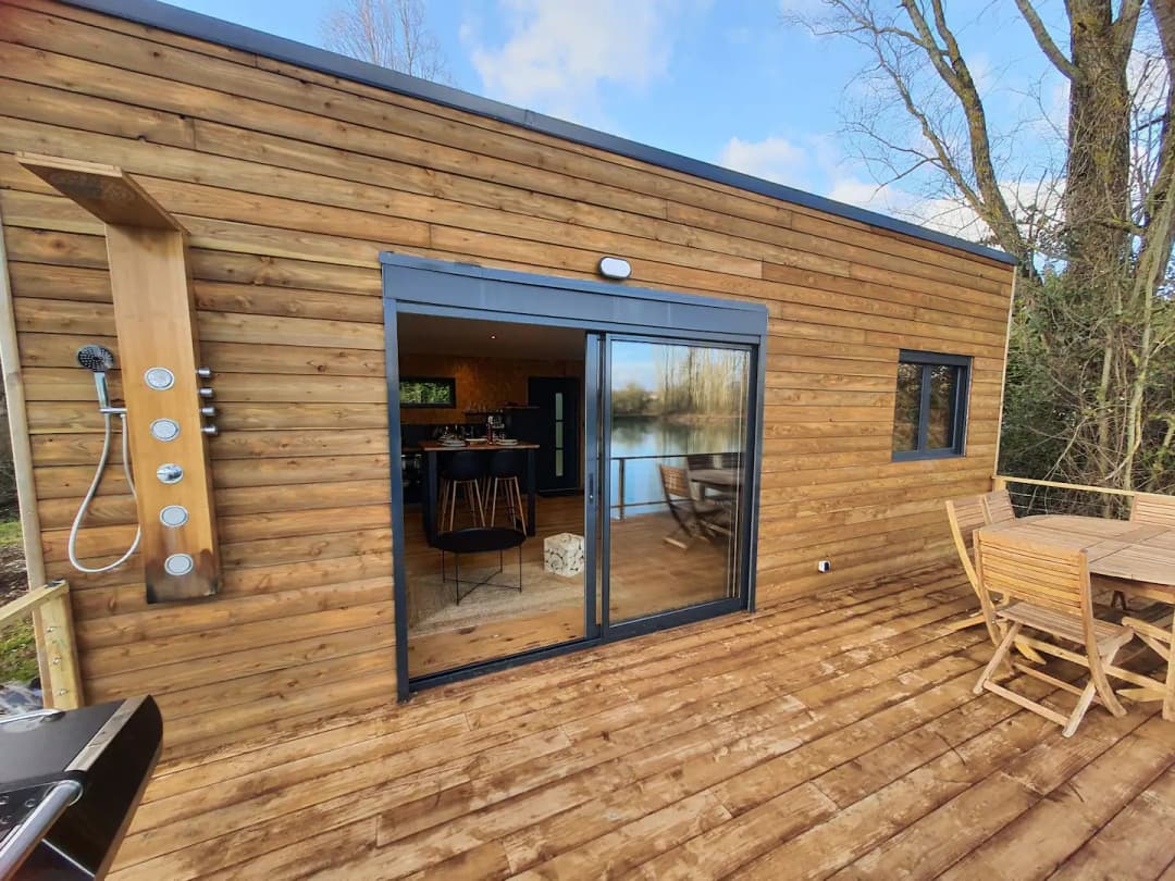 Chalet studio les pieds dans l'eau 