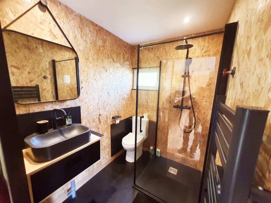Chalet studio les pieds dans l'eau 