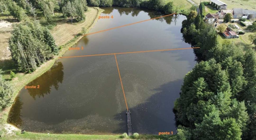 Etang à la campagne dans un cadre verdoyant 