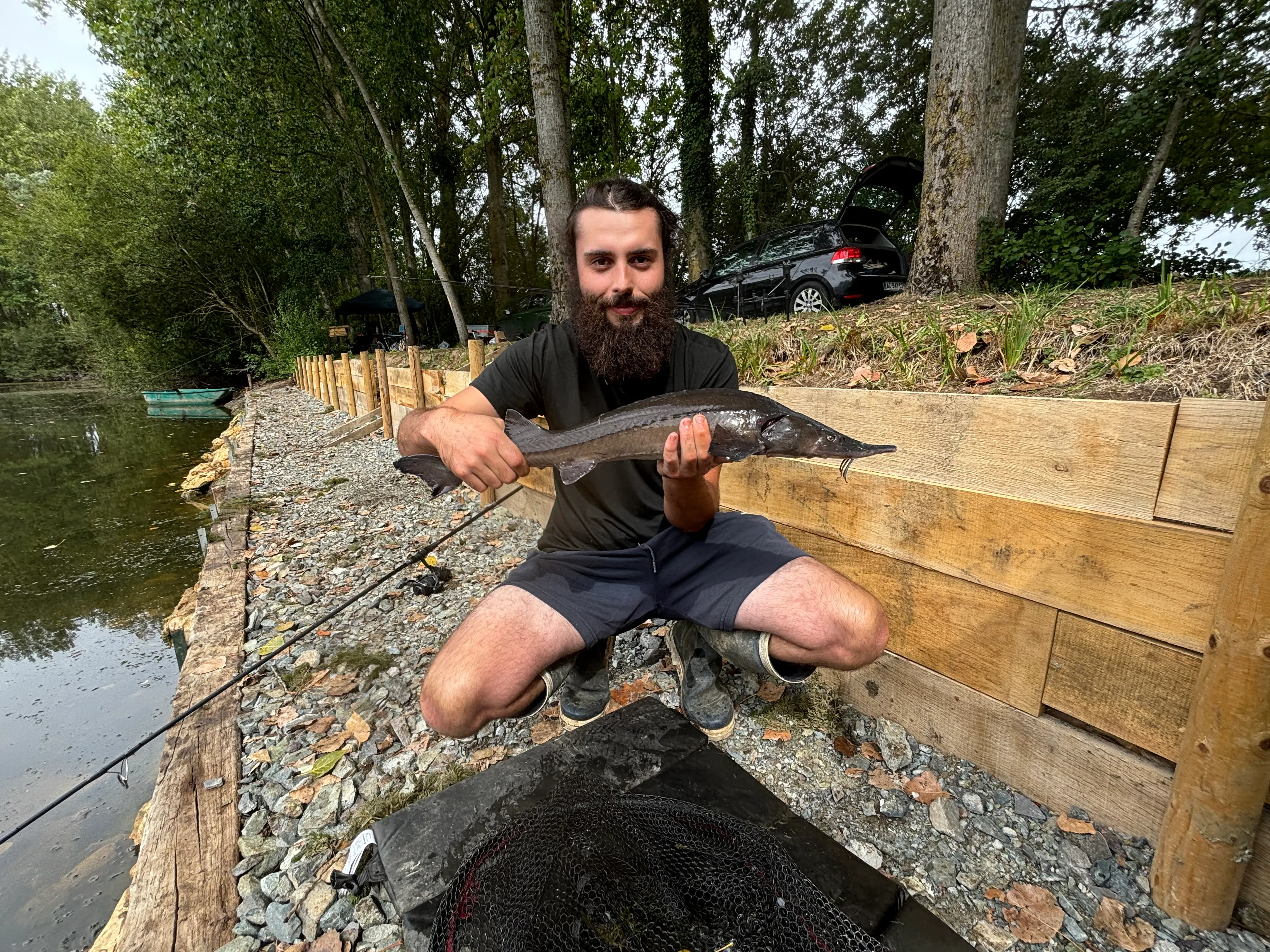 Gravière de 1,7ha avec une forte population de poissons!