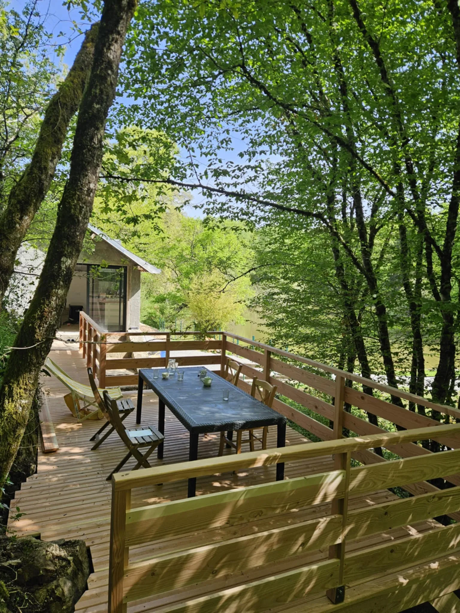 Maison de plain-pied en pleine nature avec accès à un étang en Corrèze