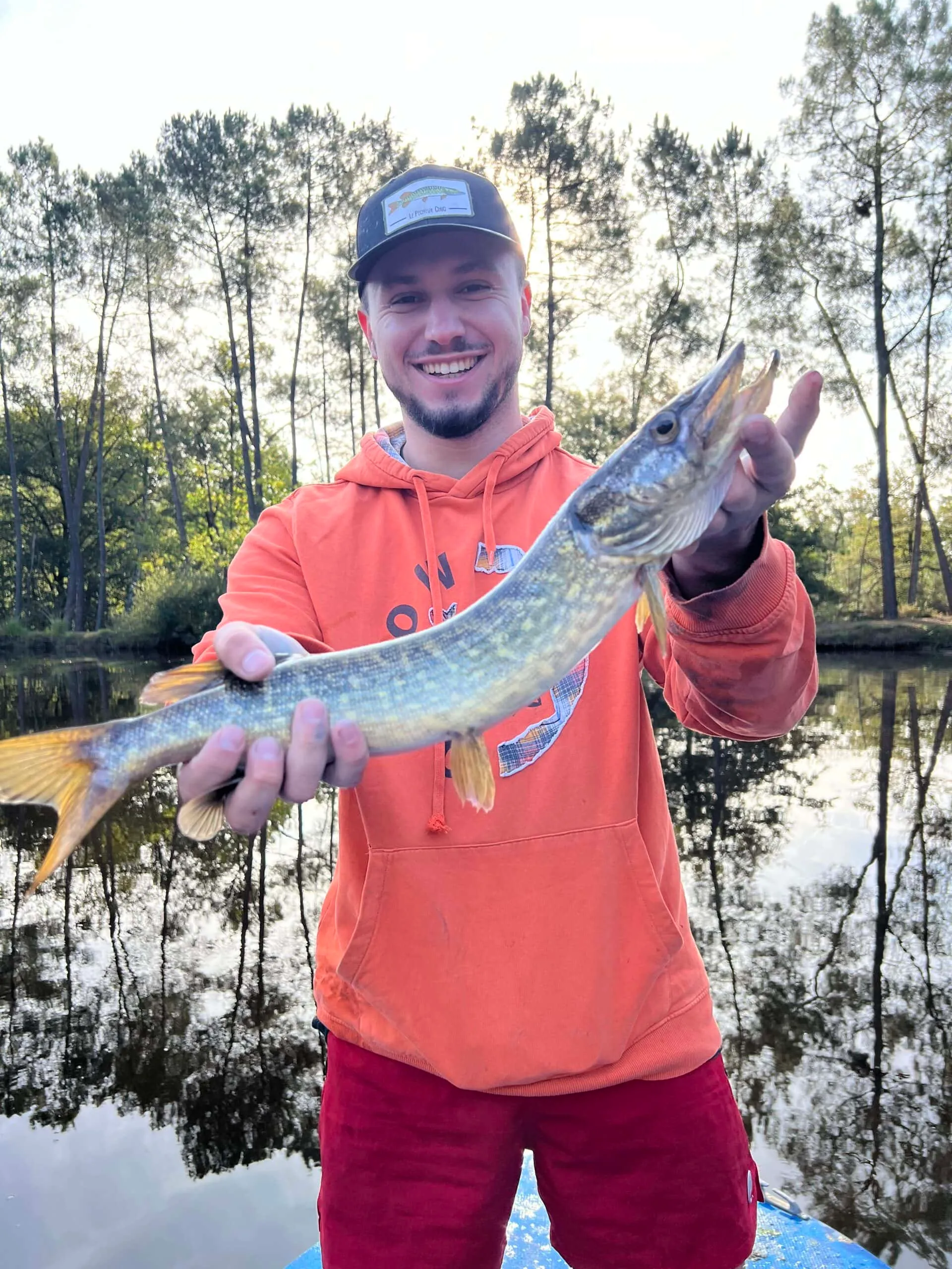 Etang tranquille au cœur d’une forêt de 30 hectares, clos.