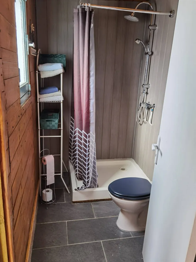 Chalet 2 personnes au bord de l'étang en Haute-Vienne