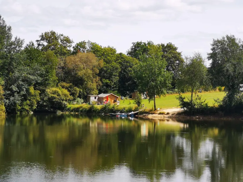 Chalet 2 personnes au bord de l'étang en Haute-Vienne