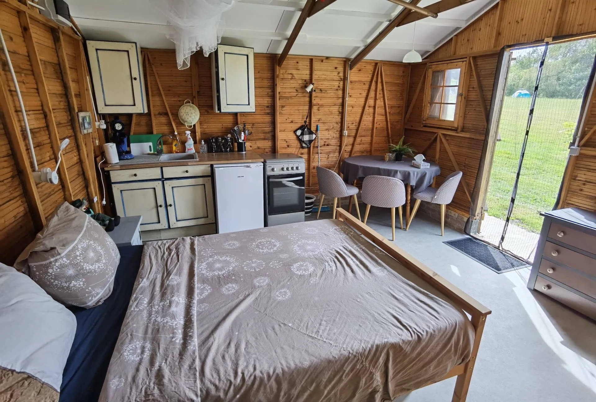 Cabane de charme au bord de l’étang