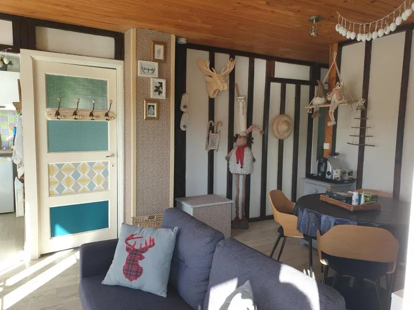 Magnifique chalet en bordure de Meuse avec étang privé