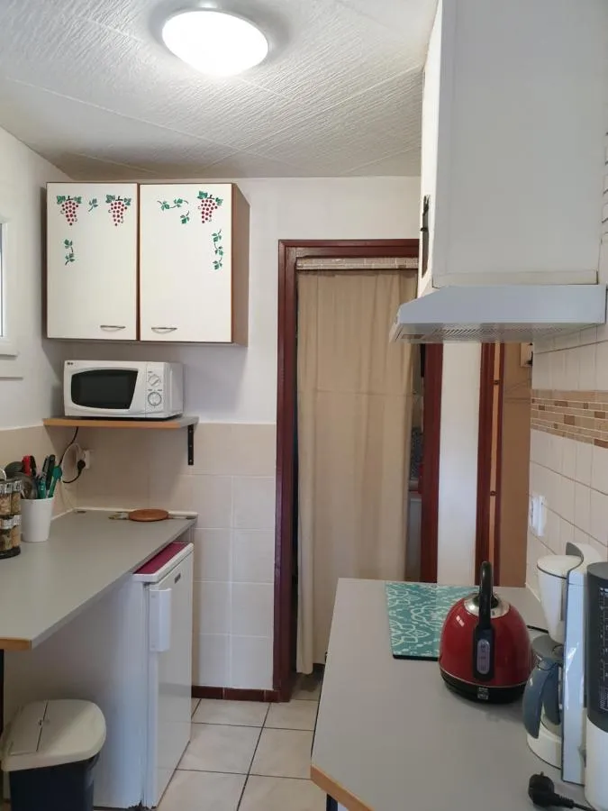 Chalet tout équipé avec étang privé pour les amoureux de la nature