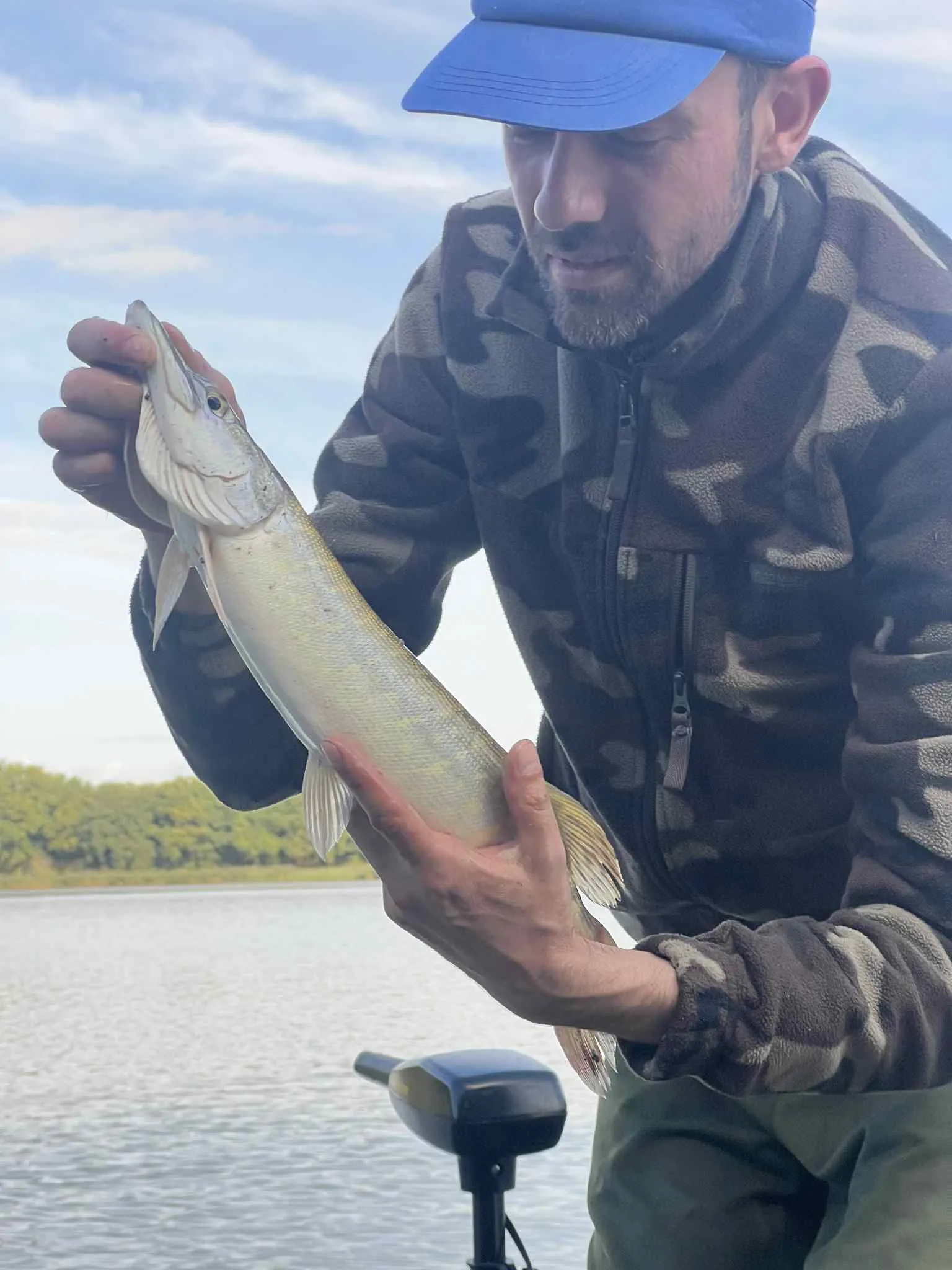 Location étang de pêche 15 ha + un étang 1 ha dans le parc privé d'un château