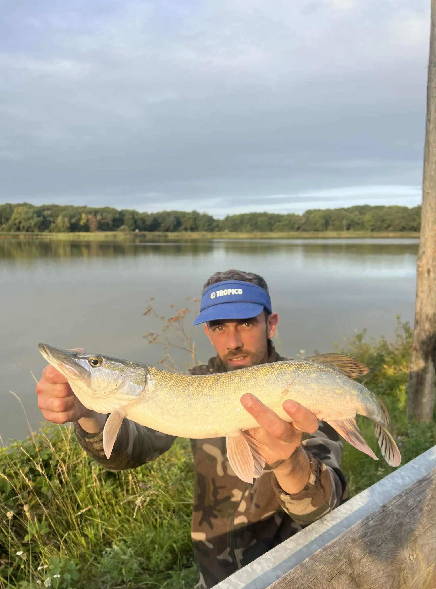 Location étang de pêche 15 ha + un étang 1 ha dans le parc privé d'un château