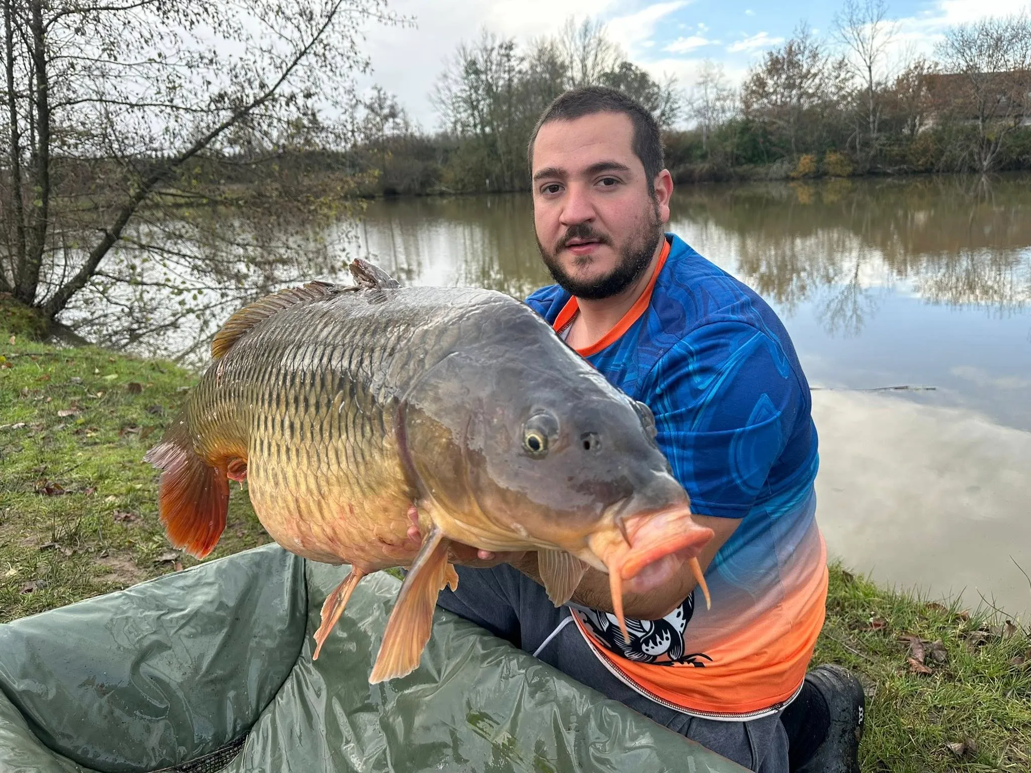 Bungalow 2 tout confort avec étang privé de 3 ha et accès jacuzzi