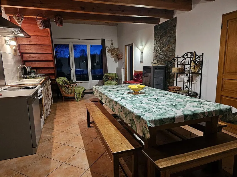 Vosges du Sud – 8 personnes – Grande maison avec terrasses en bord d’étang