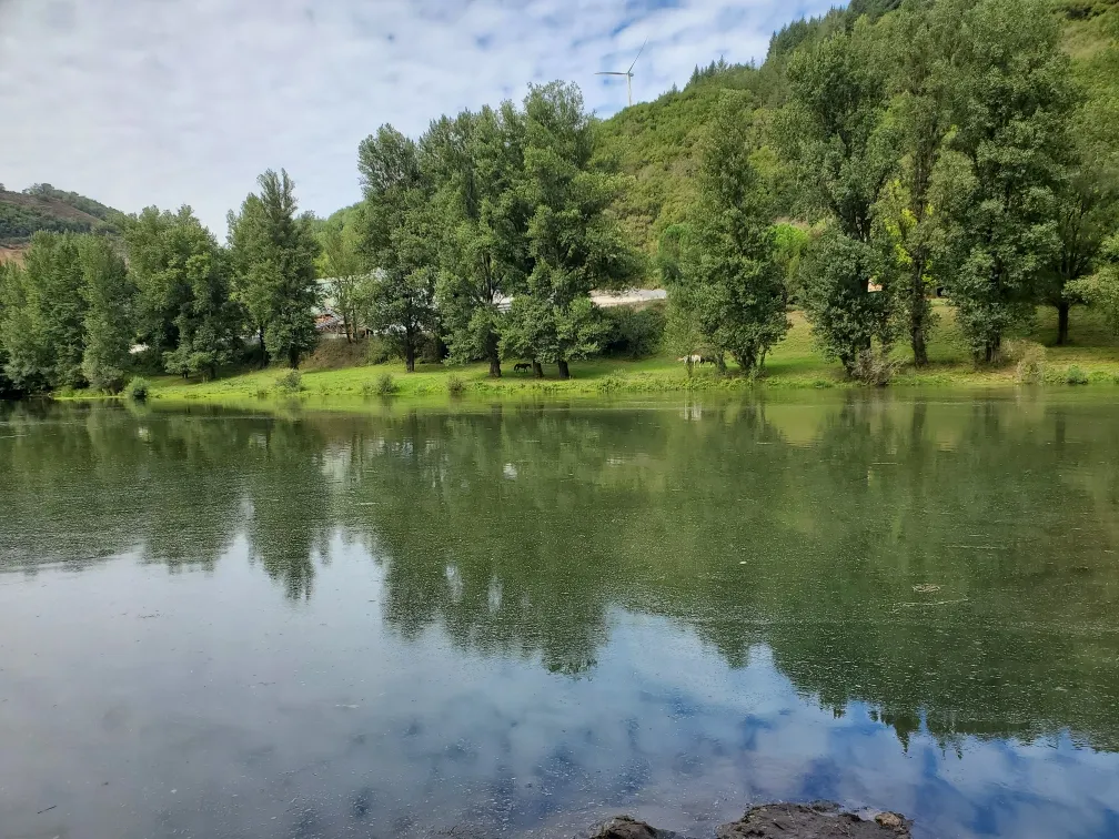 House for 8 people. riverside in the Tarn