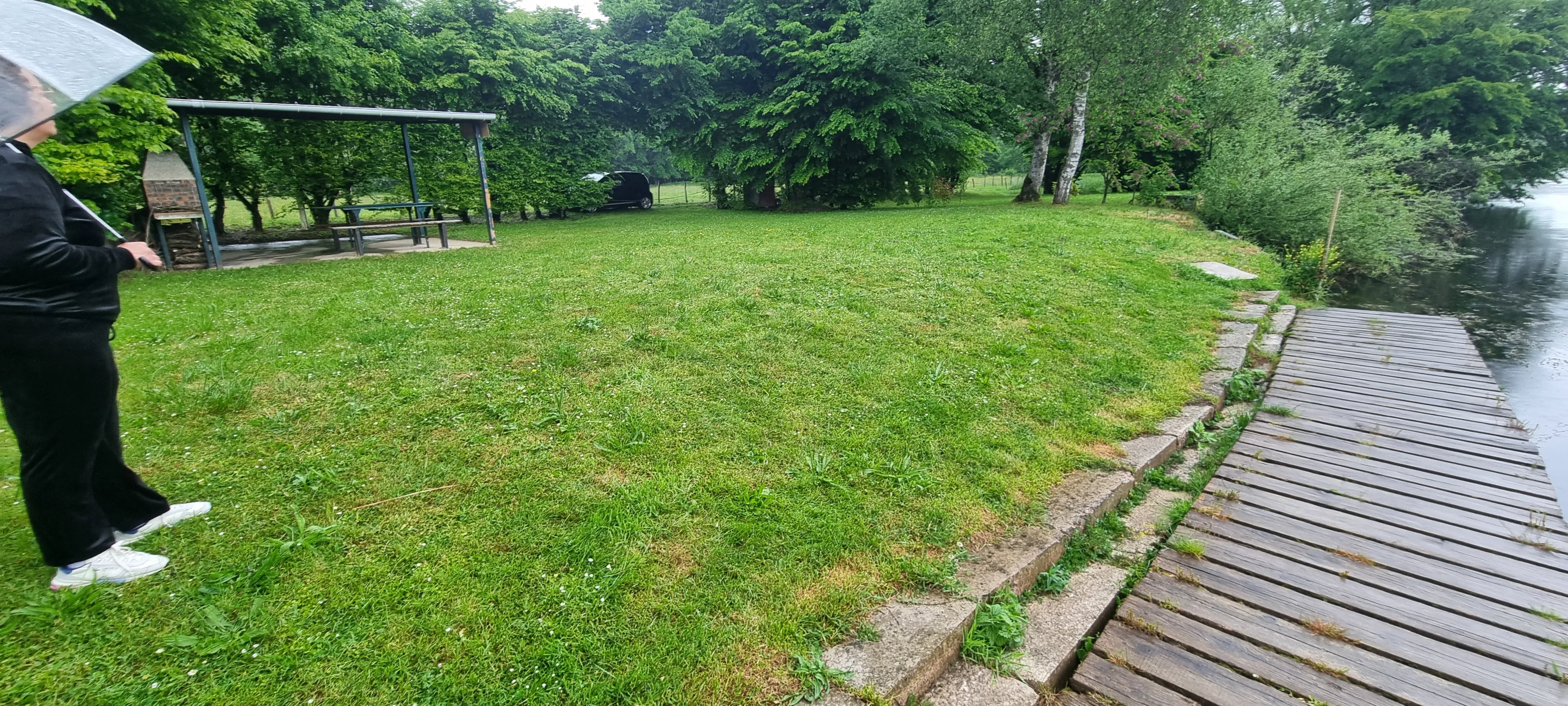 Magnifique terrain en bordure de rivière