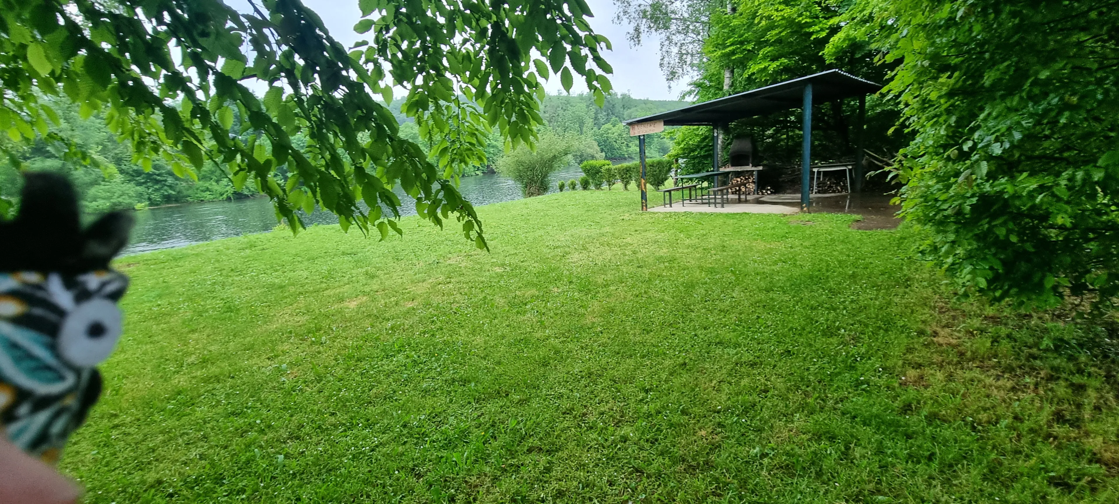 Magnifique terrain en bordure de rivière