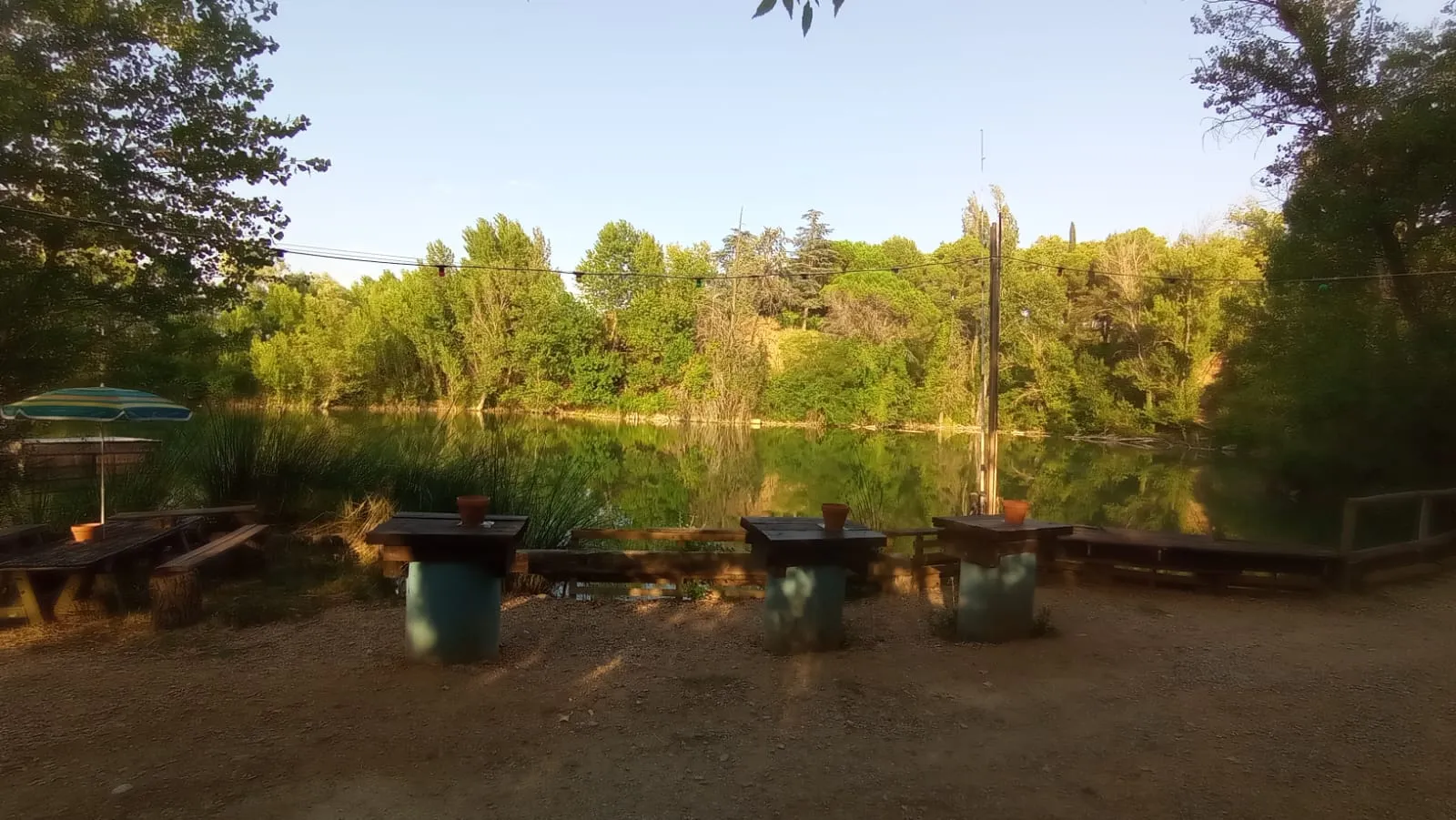 Beautiful private lake, 14.29 miles north of Montpellier, Fishing, Family relaxation, private event