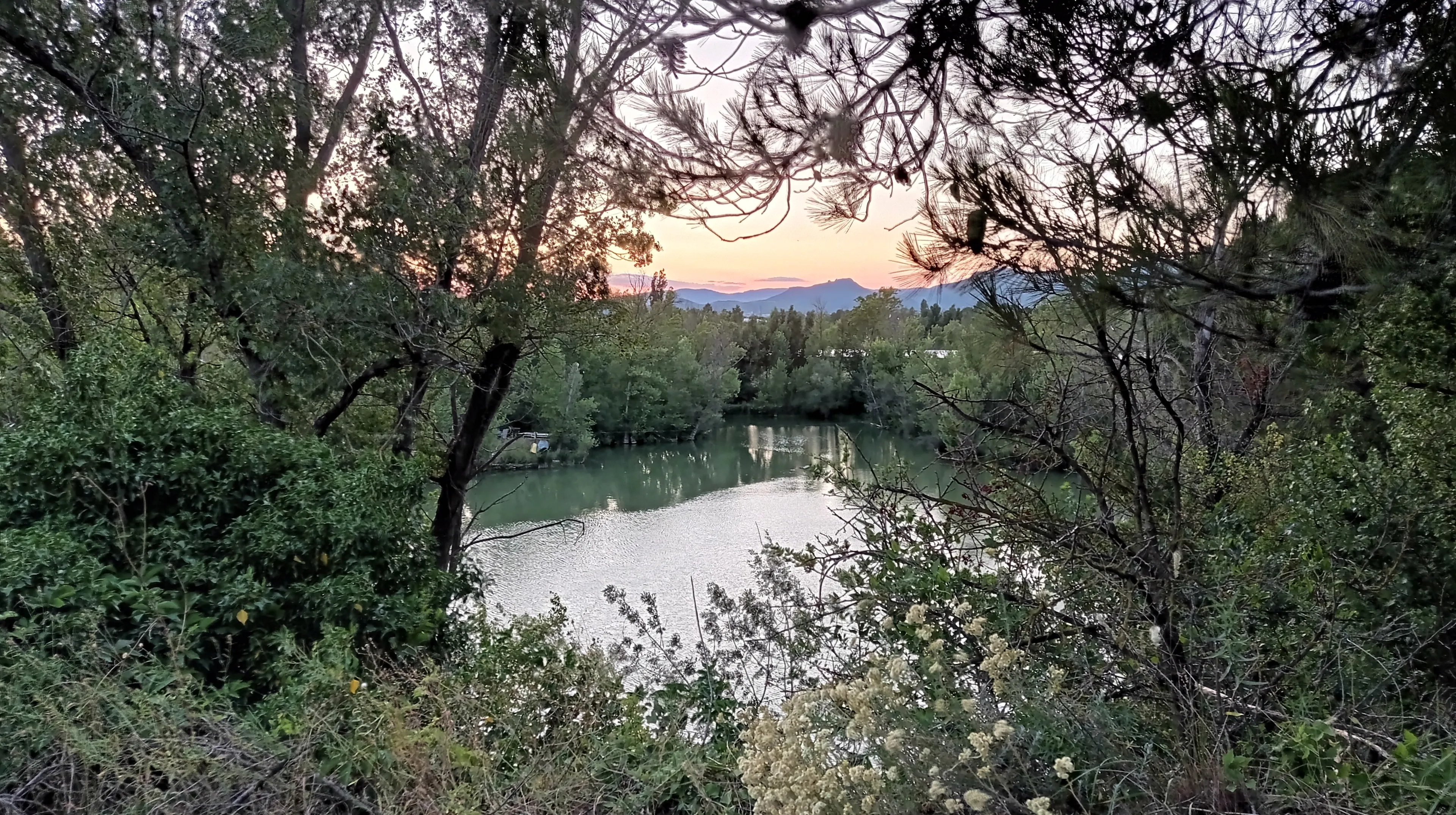 Beautiful private lake, 14.29 miles north of Montpellier, Fishing, Family relaxation, private event