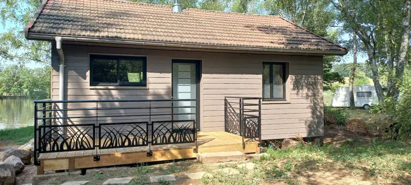 Magnifique chalet avec bain nordique et son étang de 11ha