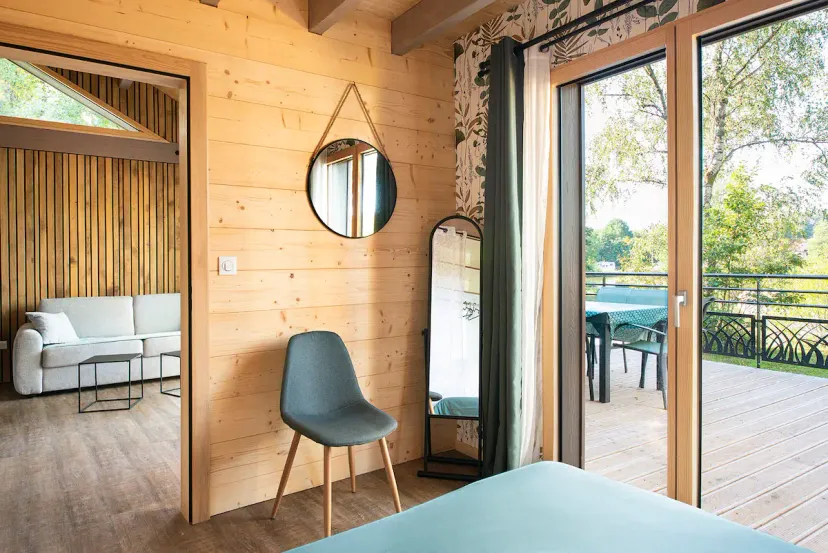 Magnifique chalet avec bain nordique et son étang de 11ha