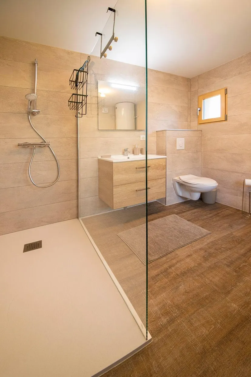 Magnifique chalet avec bain nordique et son étang de 11ha