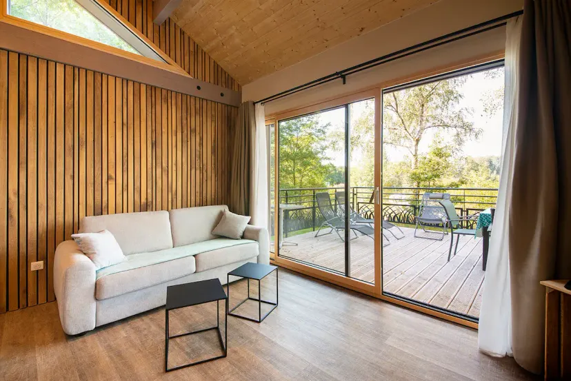 Magnifique chalet avec bain nordique et son étang de 11ha