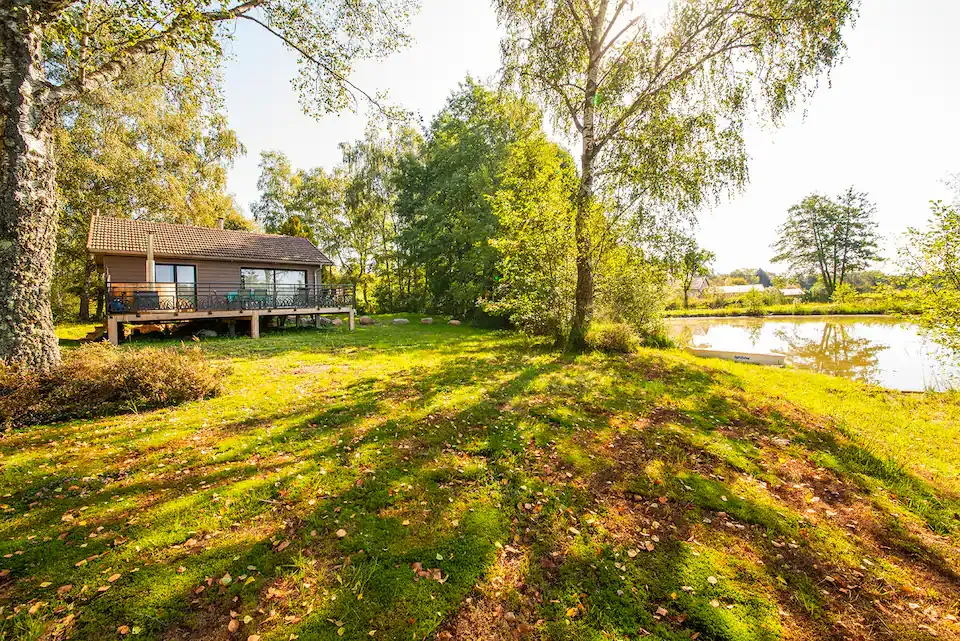 Magnifique chalet avec bain nordique et son étang de 11ha