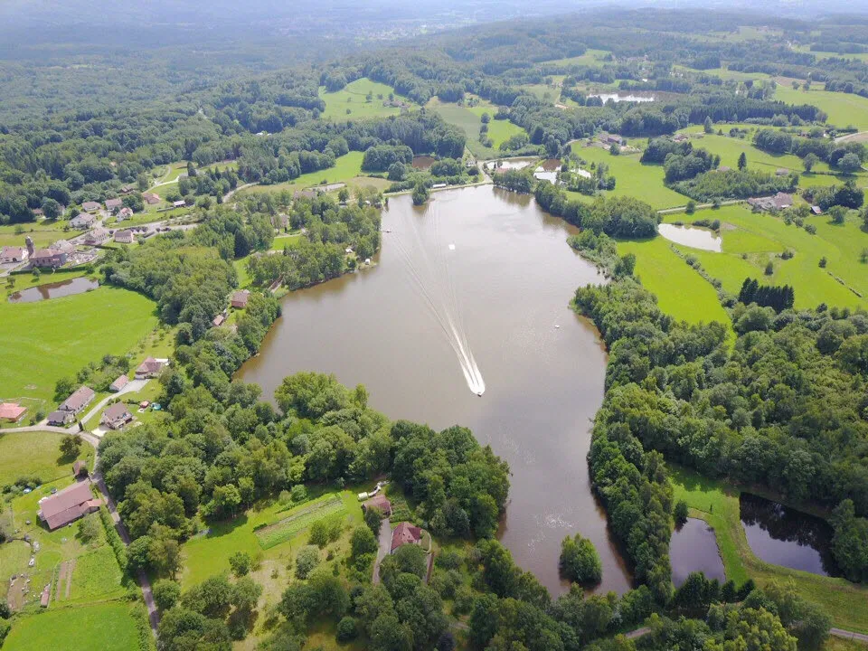 Magnifique chalet avec bain nordique et son étang de 11ha