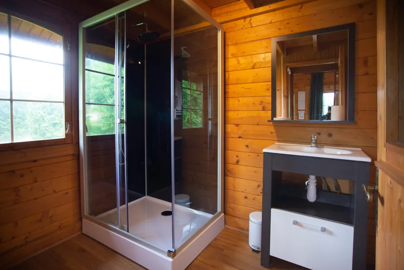 Chalet en bois avec bain nordique en bord d’étang – Hauts-de-France – 5 - 7 personnes