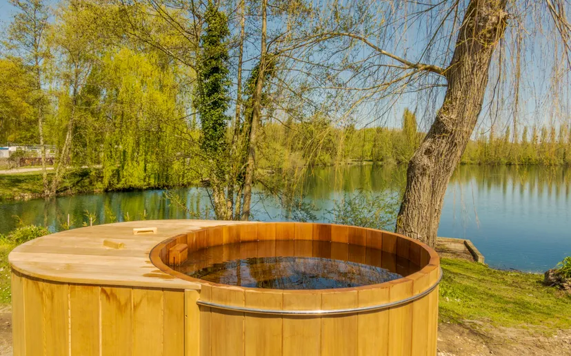 Chalet en bois avec bain nordique en bord d’étang – Hauts-de-France – 5 - 7 personnes