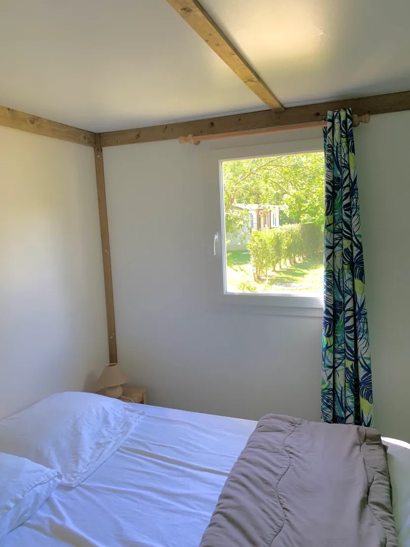 Séjour dans l’Oise – Chalet 4 personnes avec terrasse face à un étang