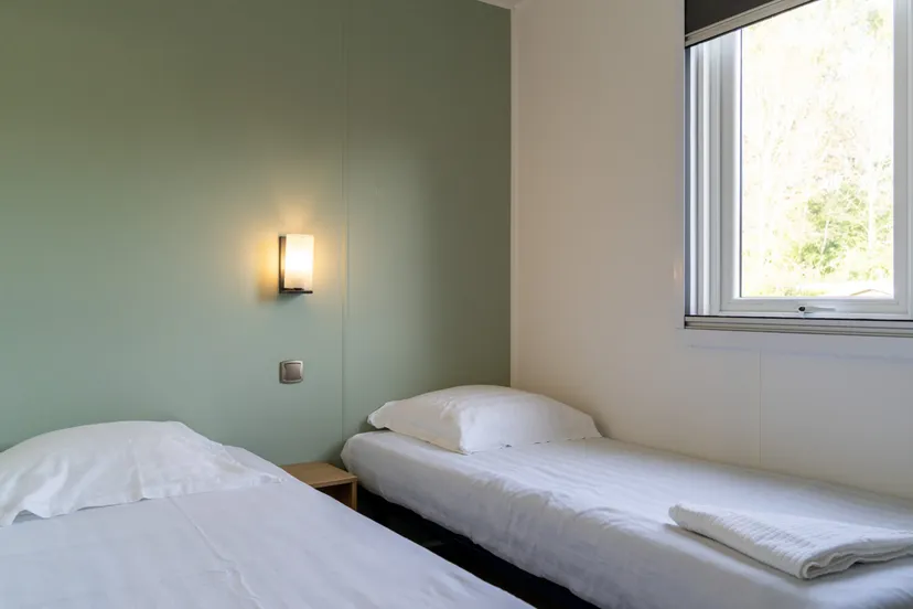 Mobile-home avec spa dans l’Oise – 6 personnes – en bord d’étang pour une pêche familiale