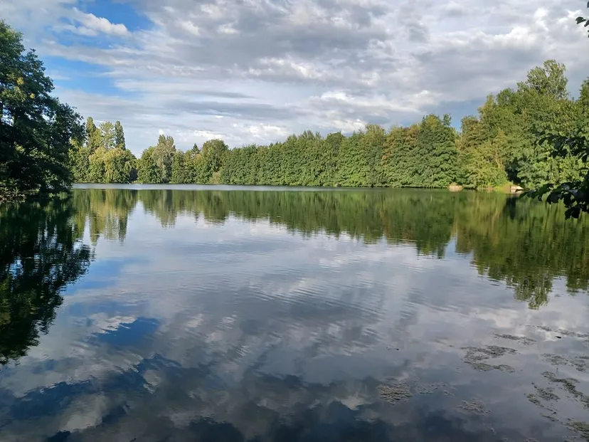 Mobile-home avec spa dans l’Oise – 6 personnes – en bord d’étang pour une pêche familiale