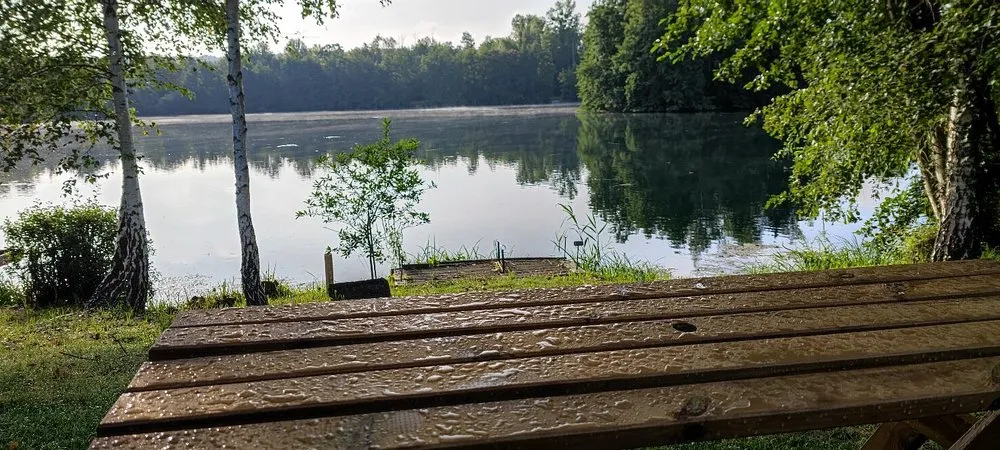 Mobile-home avec spa dans l’Oise – 6 personnes – en bord d’étang pour une pêche familiale