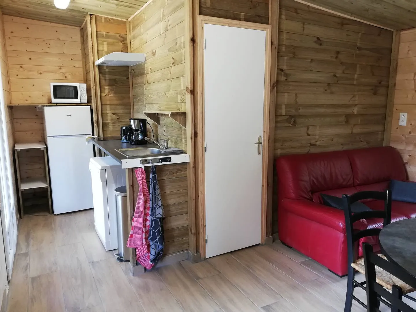 Tiny house en Normandie, 4 personnes, en bord de lac privé