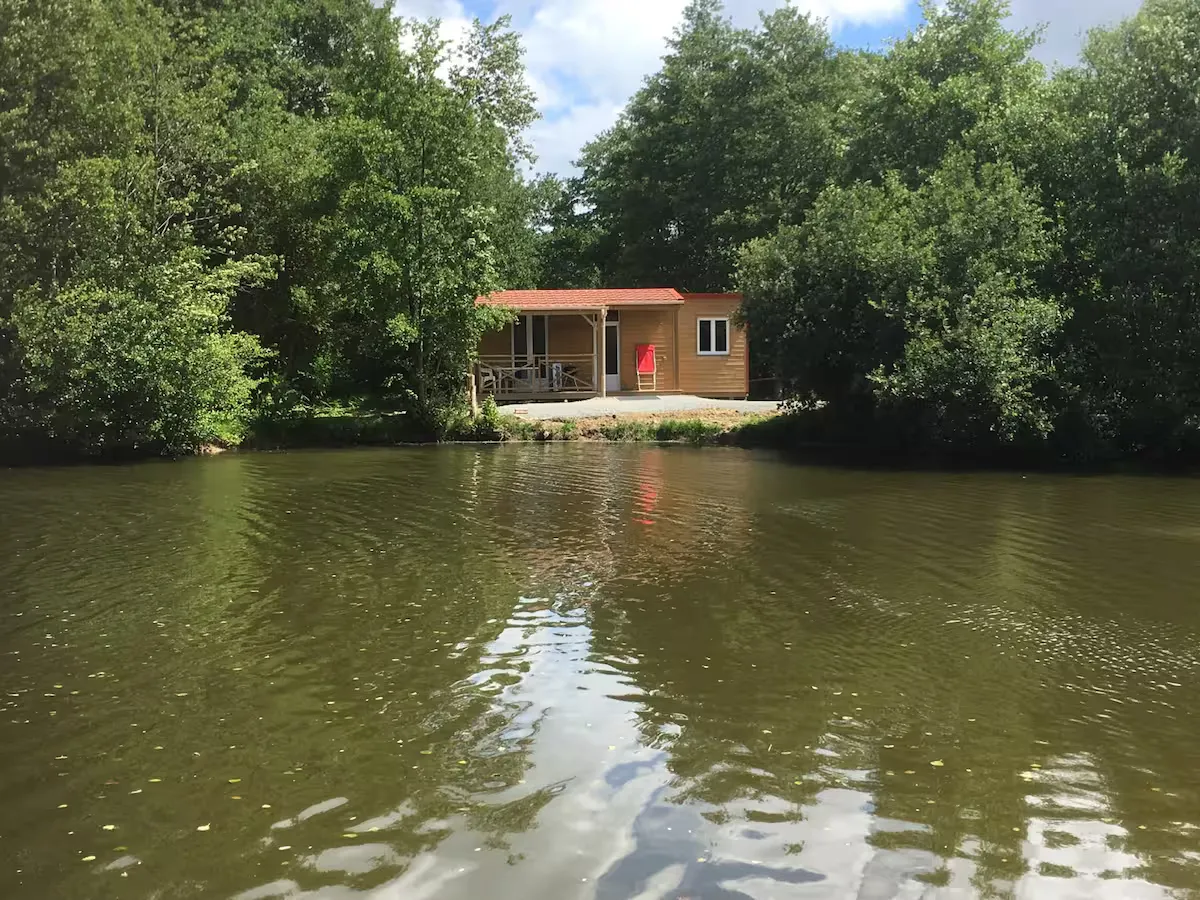 Tiny house en Normandie, 4 personnes, en bord de lac privé