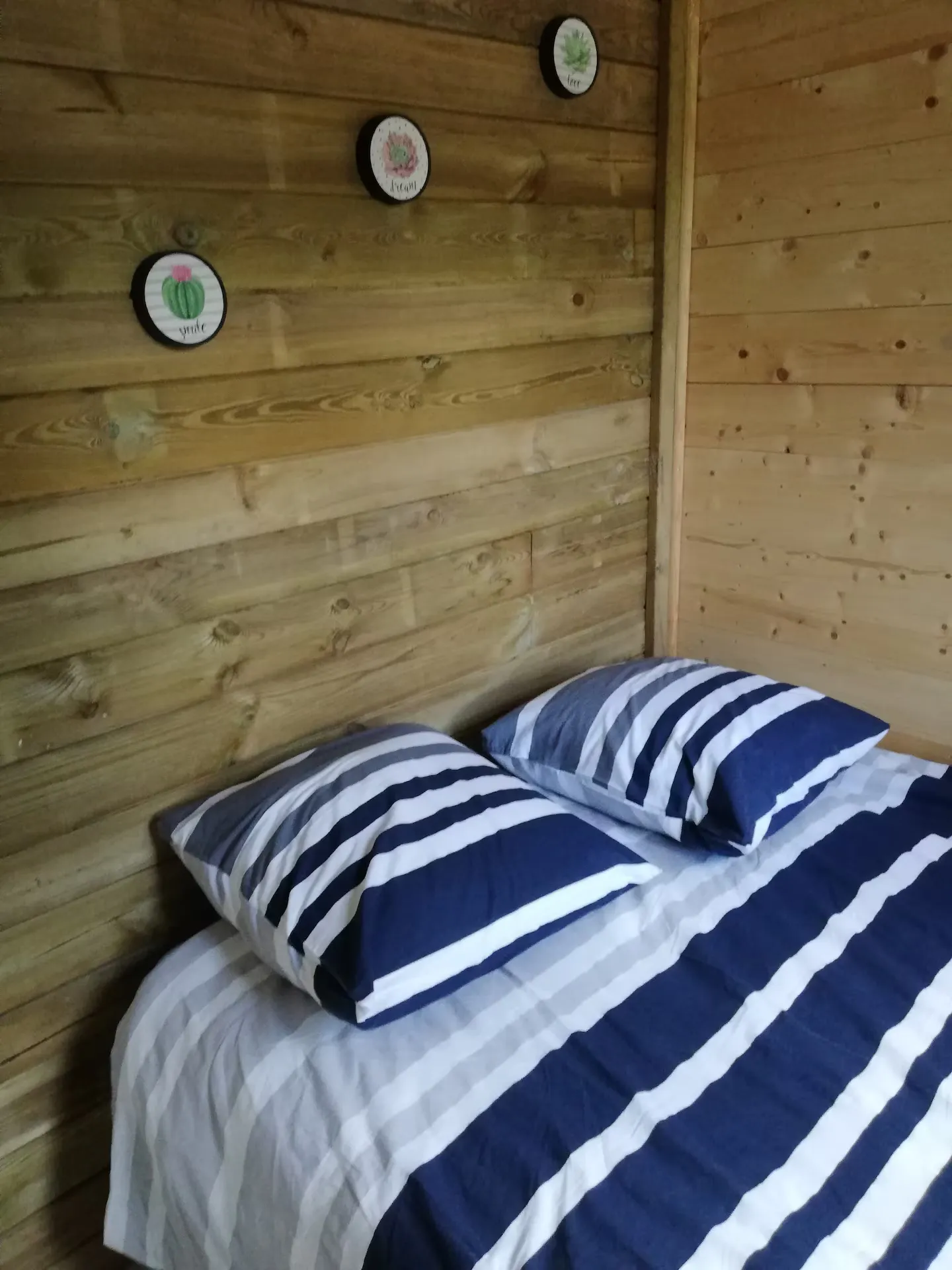 Tiny house en Normandie, 4 personnes, en bord de lac privé